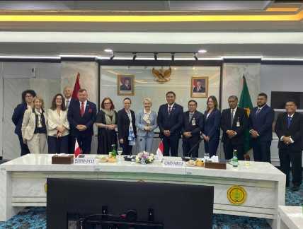 Wamentan Sudaryono Terima Wamentan Polandia, Perkuat Kolaborasi Pangan Hadapi Dinamika Global IMG_20260421_143903.jpg