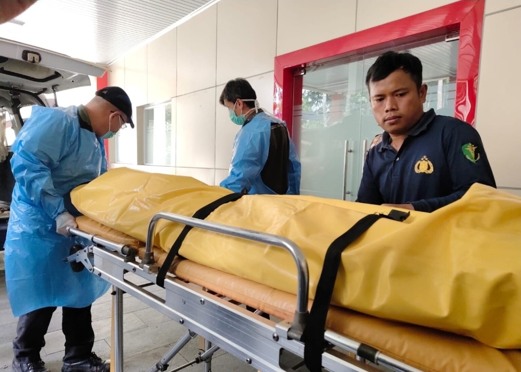 Jerit Lirih di Ujung Usia – Tragedi Pilu Anak 12 Tahun di Jampang Kulon: Diduga Dianiaya dan Dipaksa Minum Air Panas Oleh Ibu Tiri\"